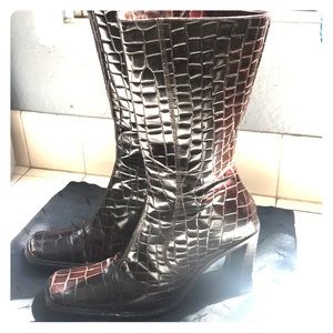Authentic Cesar Paciotti alligator print boots!